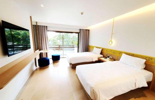 Chakphong Hotel | Relax at Novotel Rayong Rim Pae Resort with Ocean Views