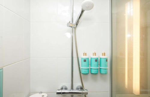 Muire - Haubette Hotel | Comfortable Stay at Novotel Reims Tinqueux with Pool & Ocean View
