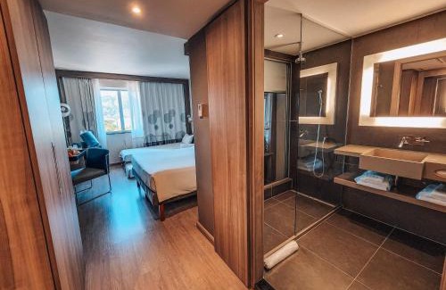 Zona Sul Hotel | Relax at Novotel RJ Praia de Botafogo with Spa & Hot Tub