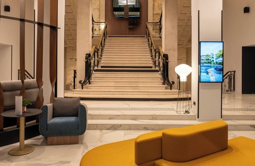 Quartier Vieux Marche-Cathedrale Hotel | Elegant Stay at Novotel Rouen Centre Cathédrale with Pool