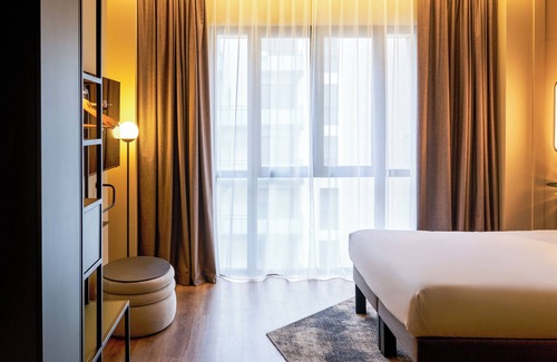 Quartier Vieux Marche-Cathedrale Hotel | Elegant Stay at Novotel Rouen Centre Cathédrale with Pool