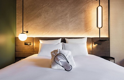 Quartier Vieux Marche-Cathedrale Hotel | Elegant Stay at Novotel Rouen Centre Cathédrale with Pool