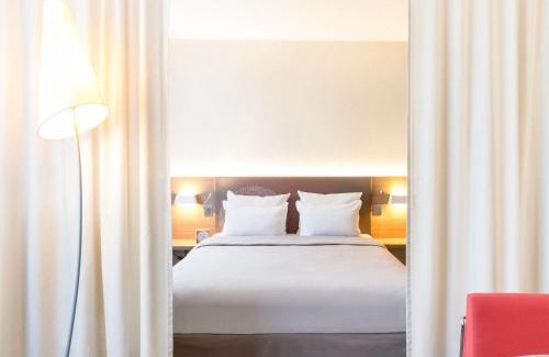 Vernier Hotel | Elegant Novotel Suites Genève Aéroport: Pet-Friendly Stay