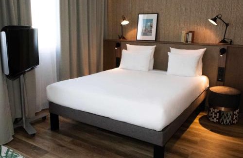 L'Arenas Hotel | Relax at Novotel Suites Nice Airport with Oceanfront Views