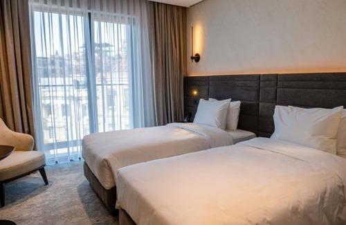 Avlabari Hotel | Experience Comfort at Novotel Tbilisi Center with Pool & Spa