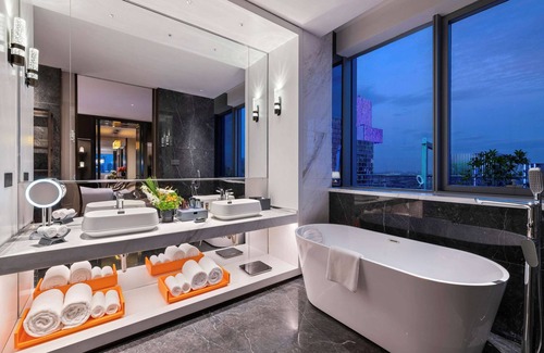 Weiyang Hotel | Discover Novotel Xian Xixian: Family-Friendly Getaway