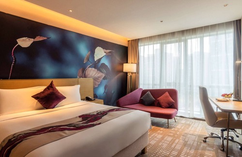 Zhengzhou Hotel | Comfortable Stay at Novotel Zhengzhou Airport with Pool & Dining