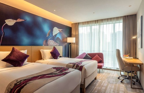 Zhengzhou Hotel | Comfortable Stay at Novotel Zhengzhou Airport with Pool & Dining