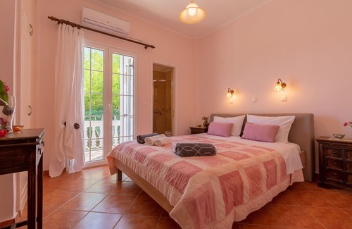 Chalikounas Villa | Ideal Family Getaway with Private Pool & Ocean Views