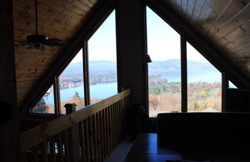 Bristol Cabin | Book Your Pet-Friendly Retreat with Breathtaking Views!