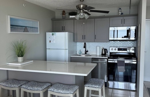 Fort Myers Beach Condo | Idyllic Ocean Views with Pool, Hot Tub & Private Beach!