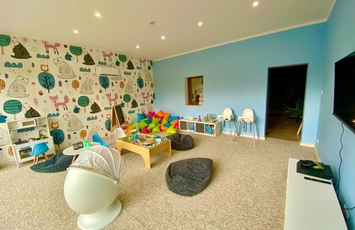 Jezow Sudecki Apartment | Discover Nowa Prowansja: 4-Star Getaway with Hot Tub!