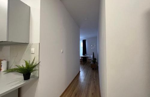 Pabianice Apartment | Cozy Apartment in a Charming Building, Rated 9/10 by Guests