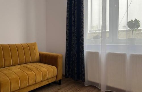 Pabianice Apartment | Cozy Apartment in a Charming Building, Rated 9/10 by Guests
