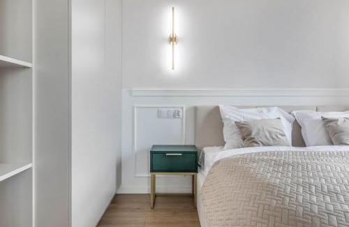 Siedlce Hotel | Nowoczesny apartament z balkonem i widokiem na miasto