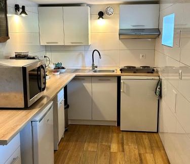 gmina Magnuszew Bed & Breakfast | Guest Rated 10/10: Nowy Dom Polska with Family Kitchen