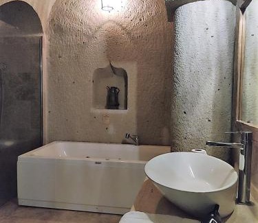 Ortahisar Hotel | Nox Cave Hotel: Pet-Friendly Getaway with Breakfast Included