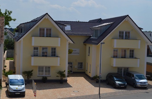 Rust Apartment | Top-Rated Apartment for 5-8 Guests with Family-Friendly Amenities