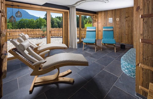 Bischofswiesen Apartment | Spacious 3-Bedroom Apartment with Pool and Balcony