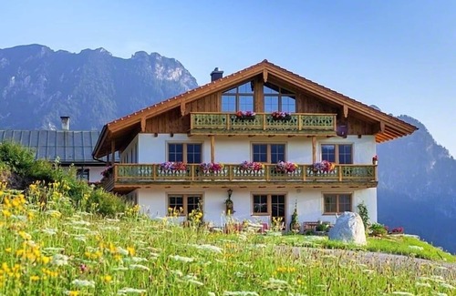 Bischofswiesen Apartment | Spacious 3-Bedroom Apartment with Pool and Balcony