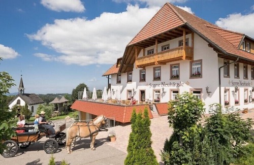 Sankt Maergen Apartment | Top-Rated Nr. 12 - Modern Apartment with Terrace & Breakfast