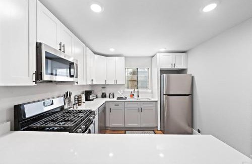 MacGregor Apartment | Comfortable Stay Near Med Center with Patio & BBQ Amenities