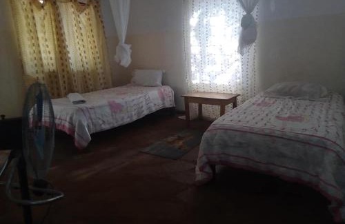 Siavonga House | Cozy Nsanga Miso Comfort Guest House with Breakfast Included