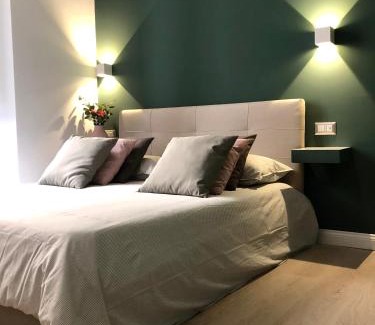 Naples City Centre House | Outstanding NSH AppartHotel in Central Naples, Pet Friendly