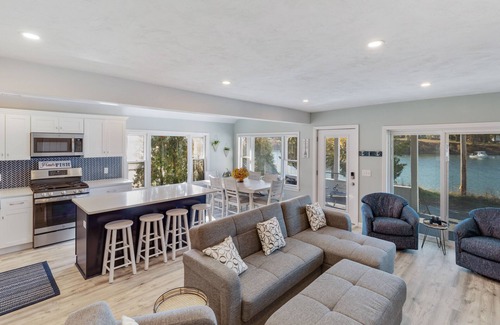 Onset House | Discover Pet-Friendly Onset Waterfront - Unit A with Ocean Views