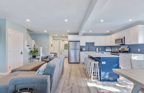 Onset House | Discover Pet-Friendly Onset Waterfront - Unit A with Ocean Views