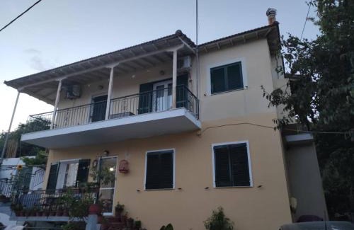 Lazarata Apartment | Family-Friendly Retreat at NTARAS HOME – Your Ideal Getaway