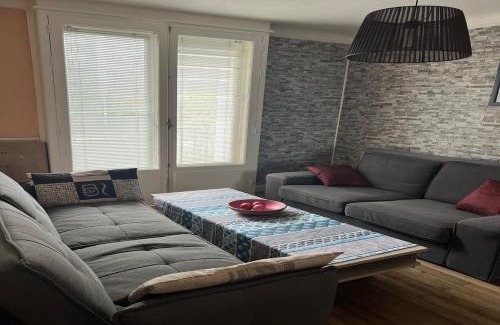 Pont Rousseau Apartment | Family-Friendly Retreat at Ntes Rezé with Free Linens