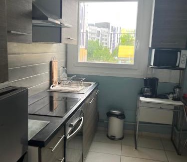 Pont Rousseau Apartment | Family-Friendly Retreat at Ntes Rezé with Free Linens