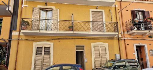 Santa Teresa di Riva House | Experience NTONIA Holiday: Oceanfront Bliss for Families