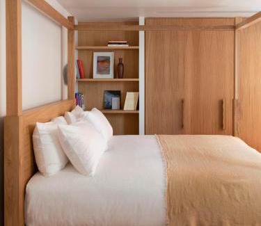 8th Arrondissement Hotel | Experience Nuage: 4-Star Hotel with Family-Friendly Amenities