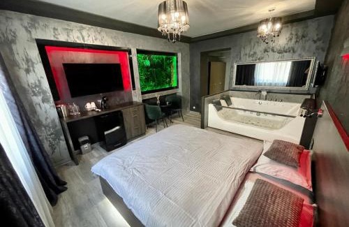 Sector 4 Apartment | Top-Rated Nubia Studios & Spa with Pool and Hot Tub