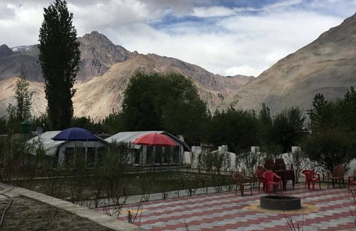 Hunder RV Rental | Top-Rated Nubra Summer Camp with Family-Friendly Amenities