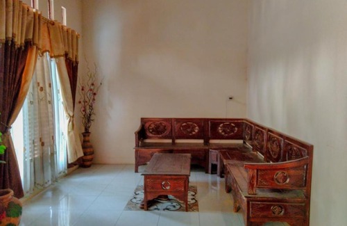 Borobudur House | Cozy Nudy Homestay: Pet & Child Friendly Retreat