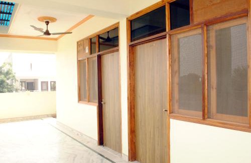 Taj Ganj House | Pet-Friendly Retreat at Nuestra Casa Agra Awaits You