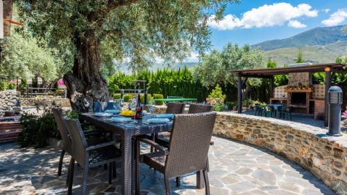 Orgiva Villa | Relax at Nuestra Finca Rural Orgiva - 4-Star Family Retreat