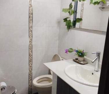 Barranquilla House | Cozy Family Retreat in Nuestra Habitación - Rated 9/10