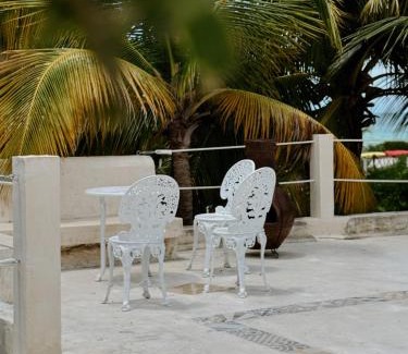 San Crisanto House | Beachfront Casa with Pool and Ocean View for Relaxing Getaway