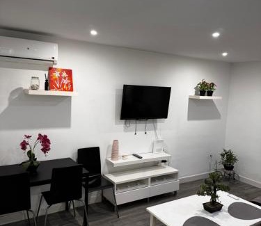 Bailen-Miraflores Apartment | Family-Friendly Escape at Nueva Málaga HOUSE - 8/10 Rated