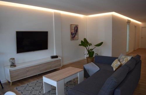 Vilagarcia de Arousa Apartment | Cozy Central Apartment with Ocean View Near the Beach