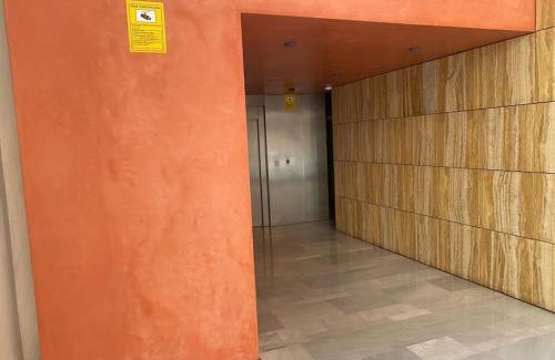 La Calzada Apartment | Modern and Bright Hotel with Free Parking - 4-Star Stay!