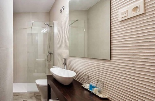 Montefrio House | Exceptional Nuevo Monteftur: Spa, Breakfast & Family-Friendly