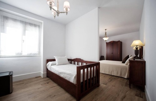 Montefrio House | Exceptional Nuevo Monteftur: Spa, Breakfast & Family-Friendly