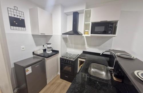 Montevideo Apartment | Nuevo Hotel: Family-Friendly Stay with Parking for 5