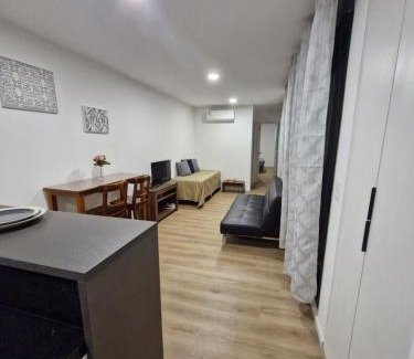 Montevideo Apartment | Nuevo Hotel: Family-Friendly Stay with Parking for 5