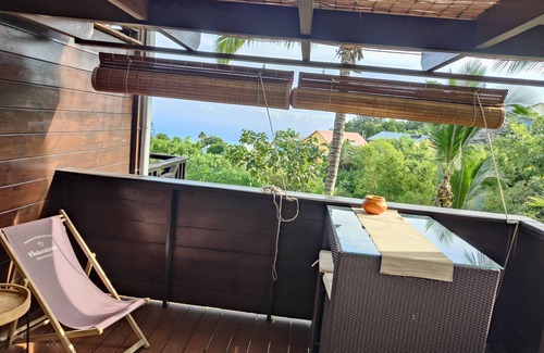 Les Avirons Apartment | Ocean View Studio with Private Jacuzzi in Tropical Oasis